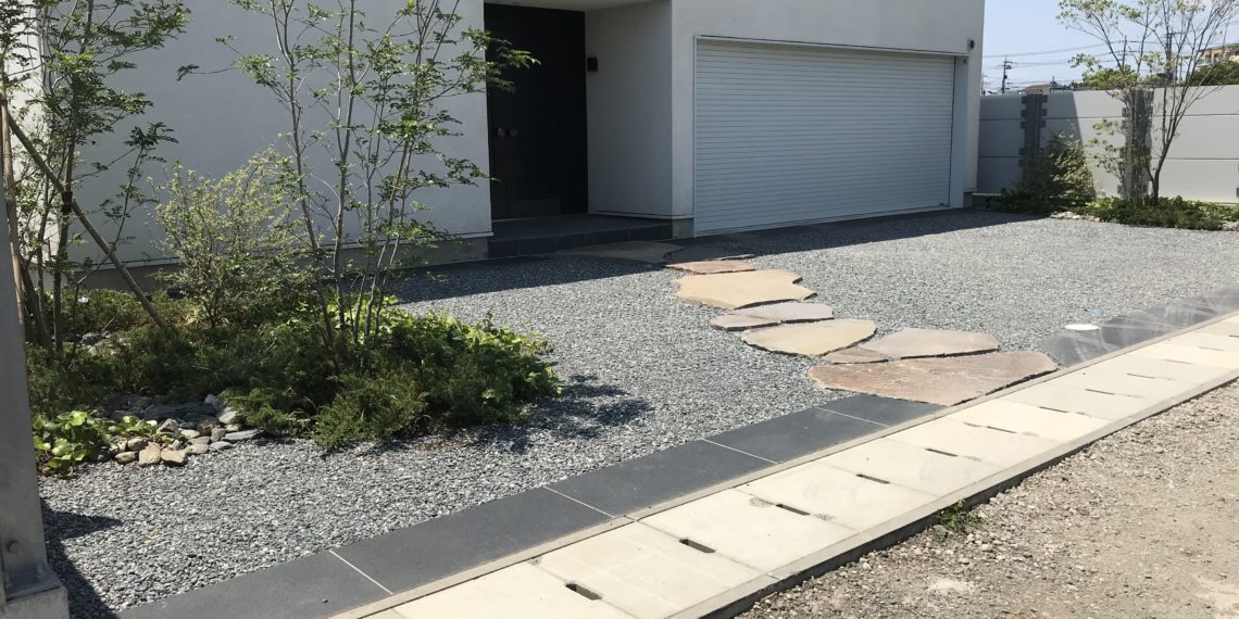 個人宅 株式会社 三光社 プラスチック再利用 都市の緑化をあたりまえ 芝生の駐車場 公園 壁面 の緑化